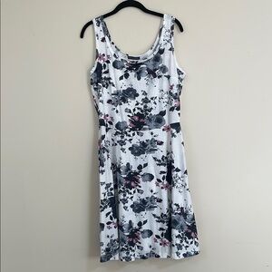 Elegant Floral Midi Dress - Black and Pink